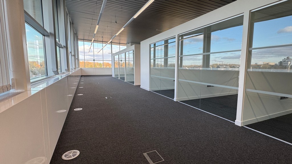 Kantoren te huur met visibiliteit langs de R4 in Merelbeke-Melle