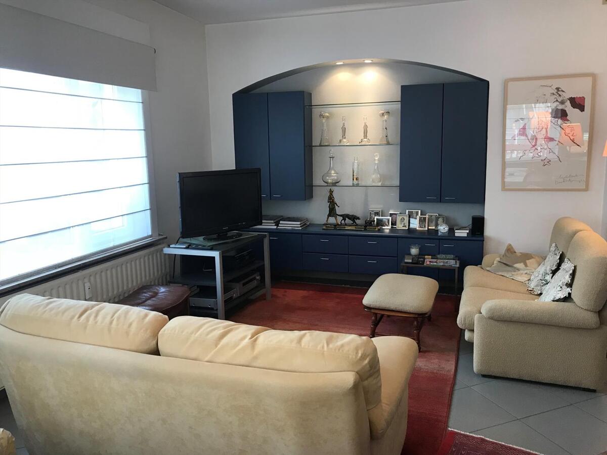 Uitstekend gelegen, lichtrijk appartement met 4 slaapkamers 