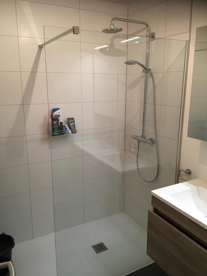 Modern, eigentijds 2 slaapkamer appartement met ondergrondse autostaanplaats 