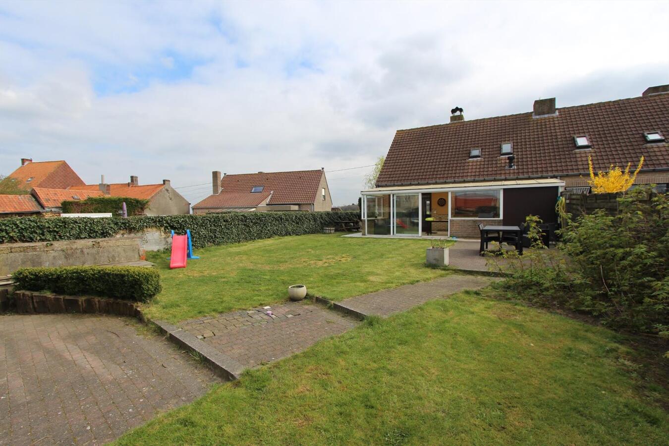 Woning met 4 slaapkamers en tuin te Ichtegem 