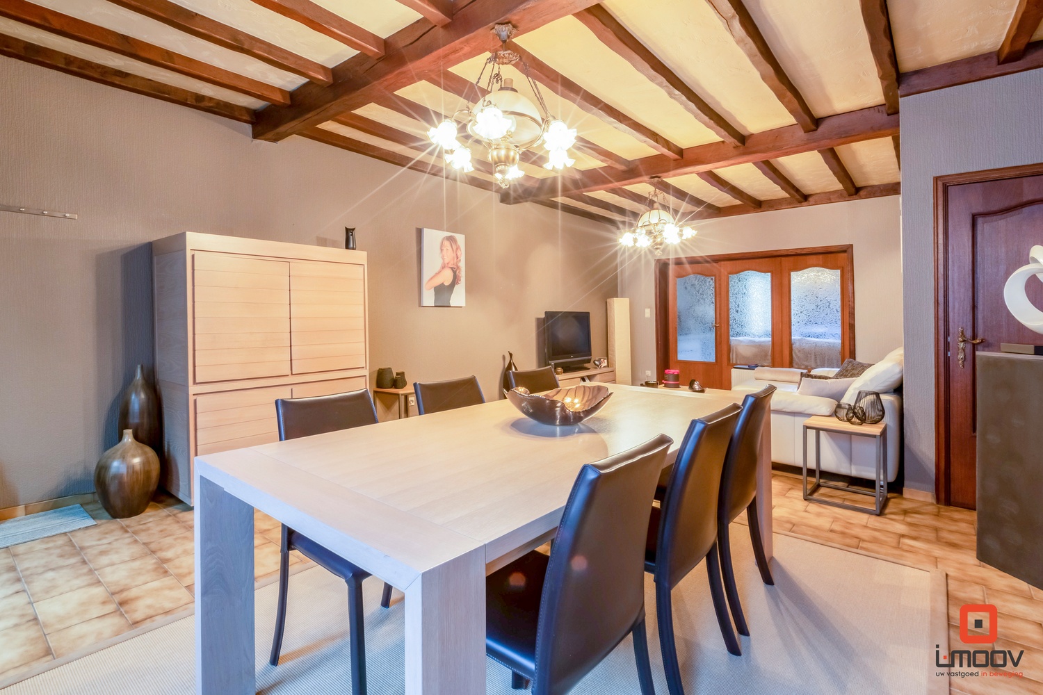 Charmante rijwoning met zeer veel mogelijkheden in Balegem! 