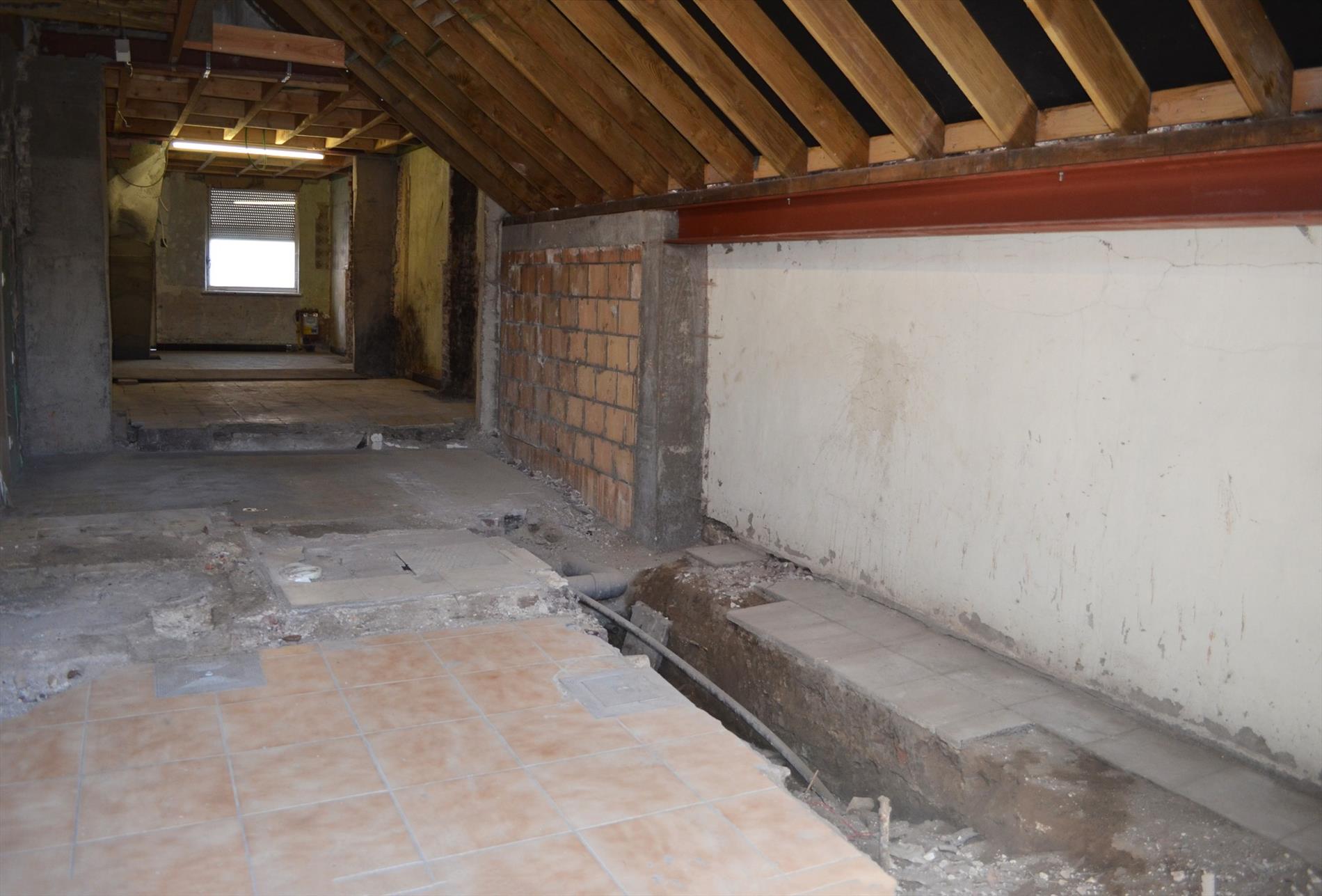 Totaal te renoveren rijwoning  nabij centrum Maldegem 