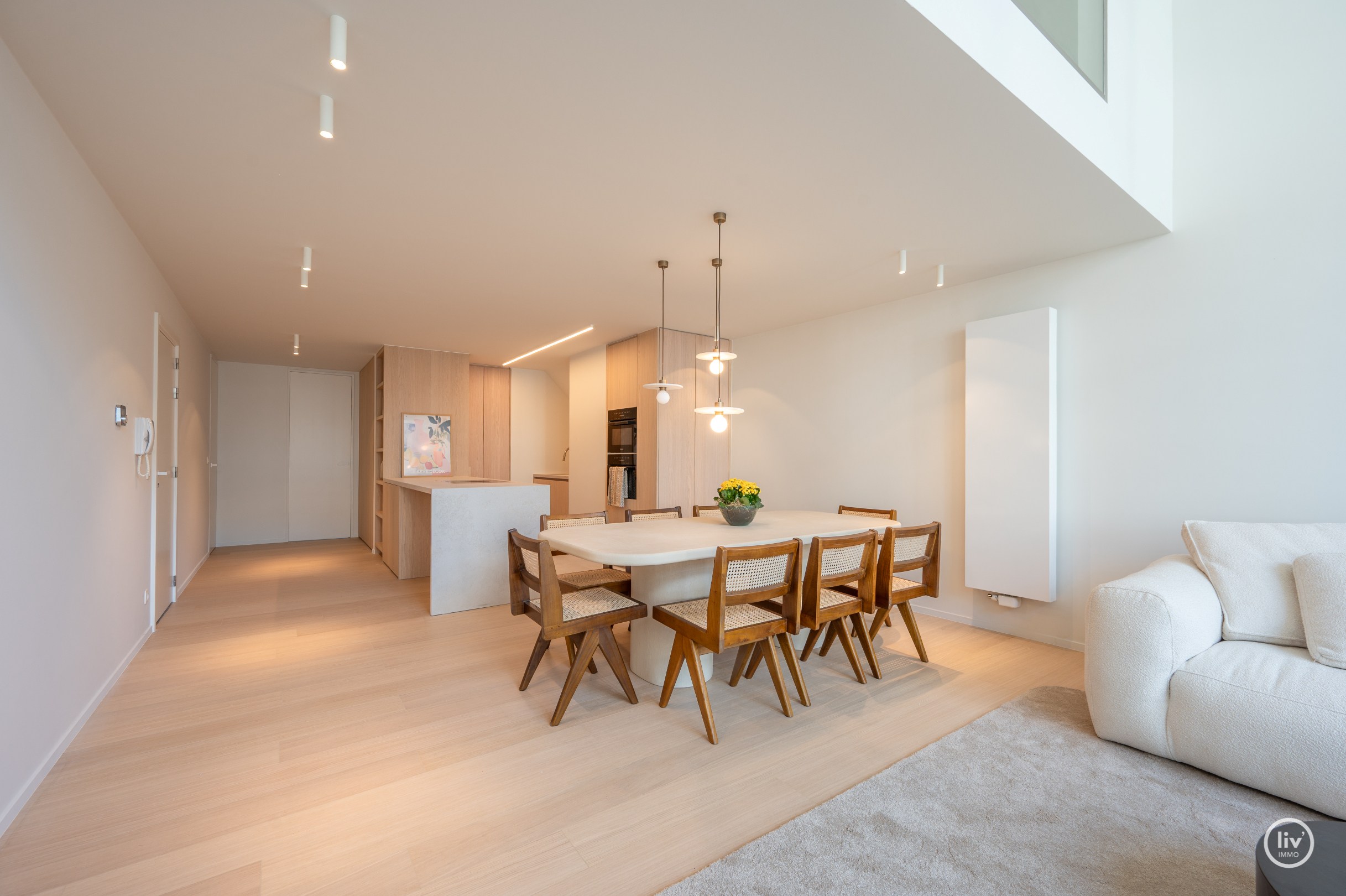 Appartement en duplex de luxe avec mezzanine, idéalement situé dans l'avenue Nellens à Knokke (avec possibilité d'acheter un box garage double intégré) 