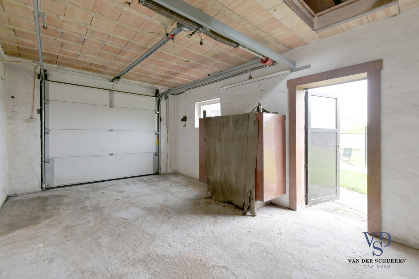 Degelijke, goed gelegen woning. 