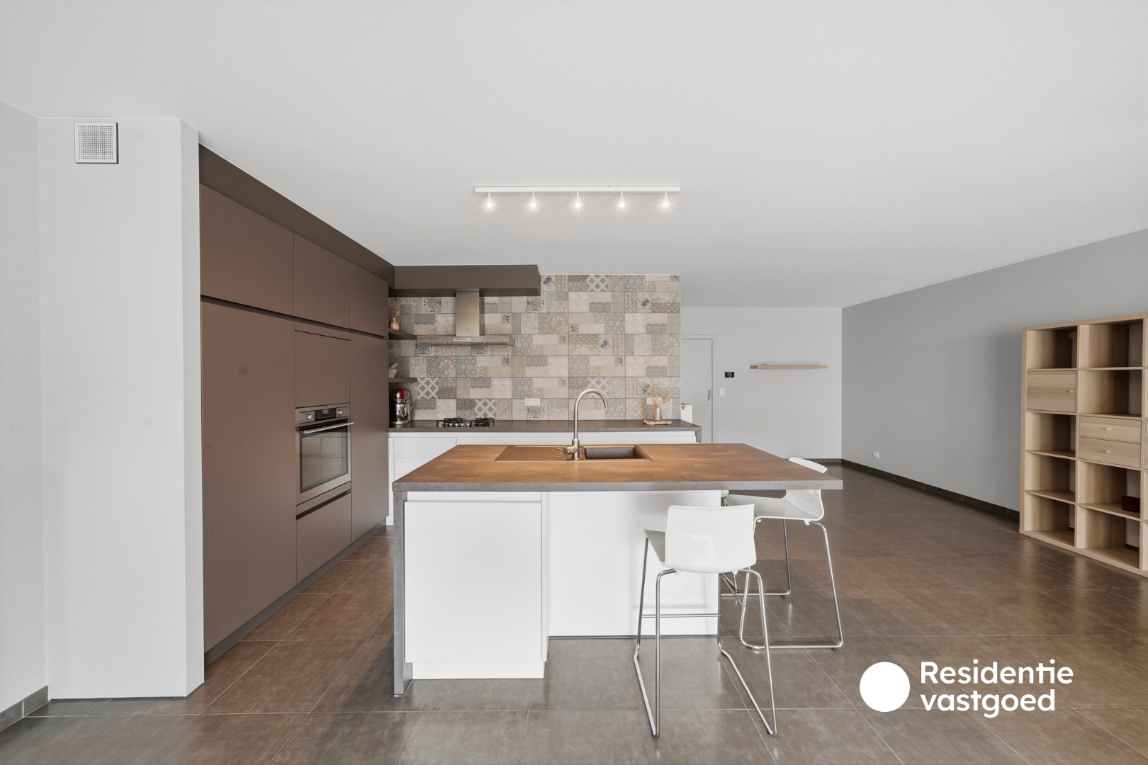 Recente en instapklare woning met 3 slaapkamers, garage en tuin te Zandvoorde! 