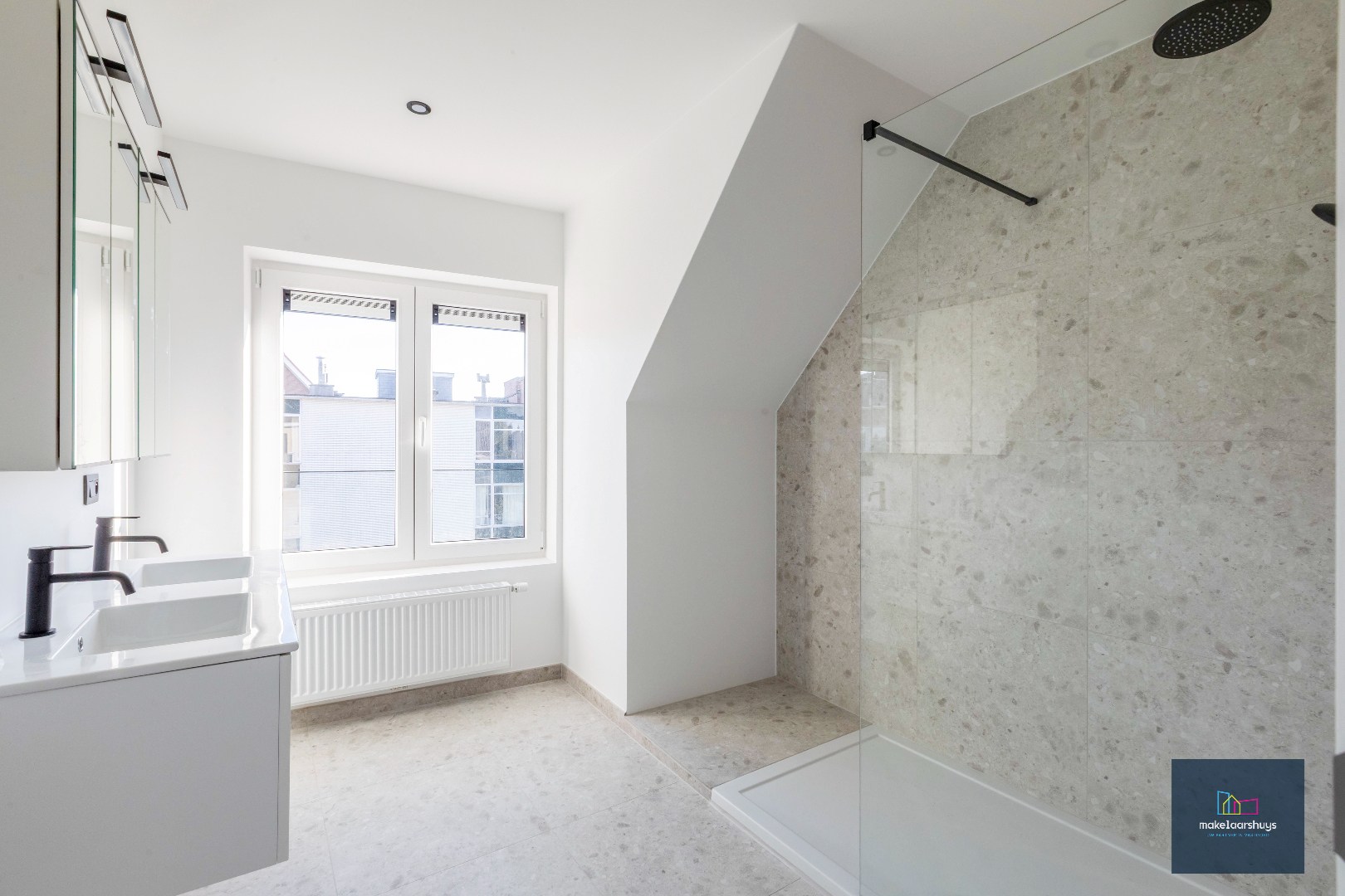 Penthouse met  3 slpk. en terras  nabij station Gent-Sint-Pieters 