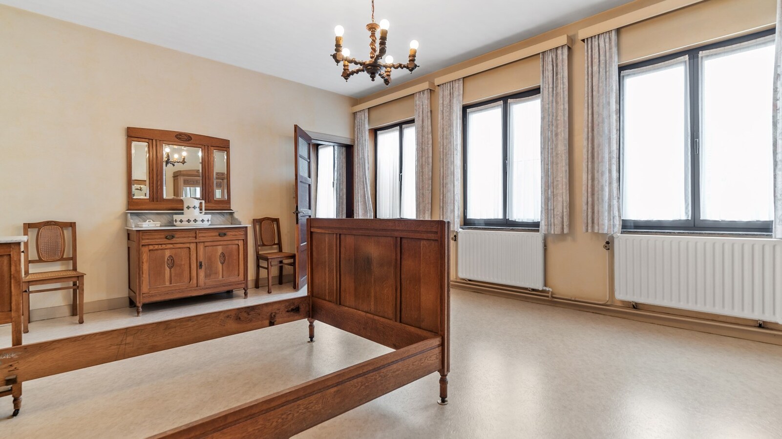 SINT JORIS WINGE - Ruime woning met grote tuin en 4-6 slpk 