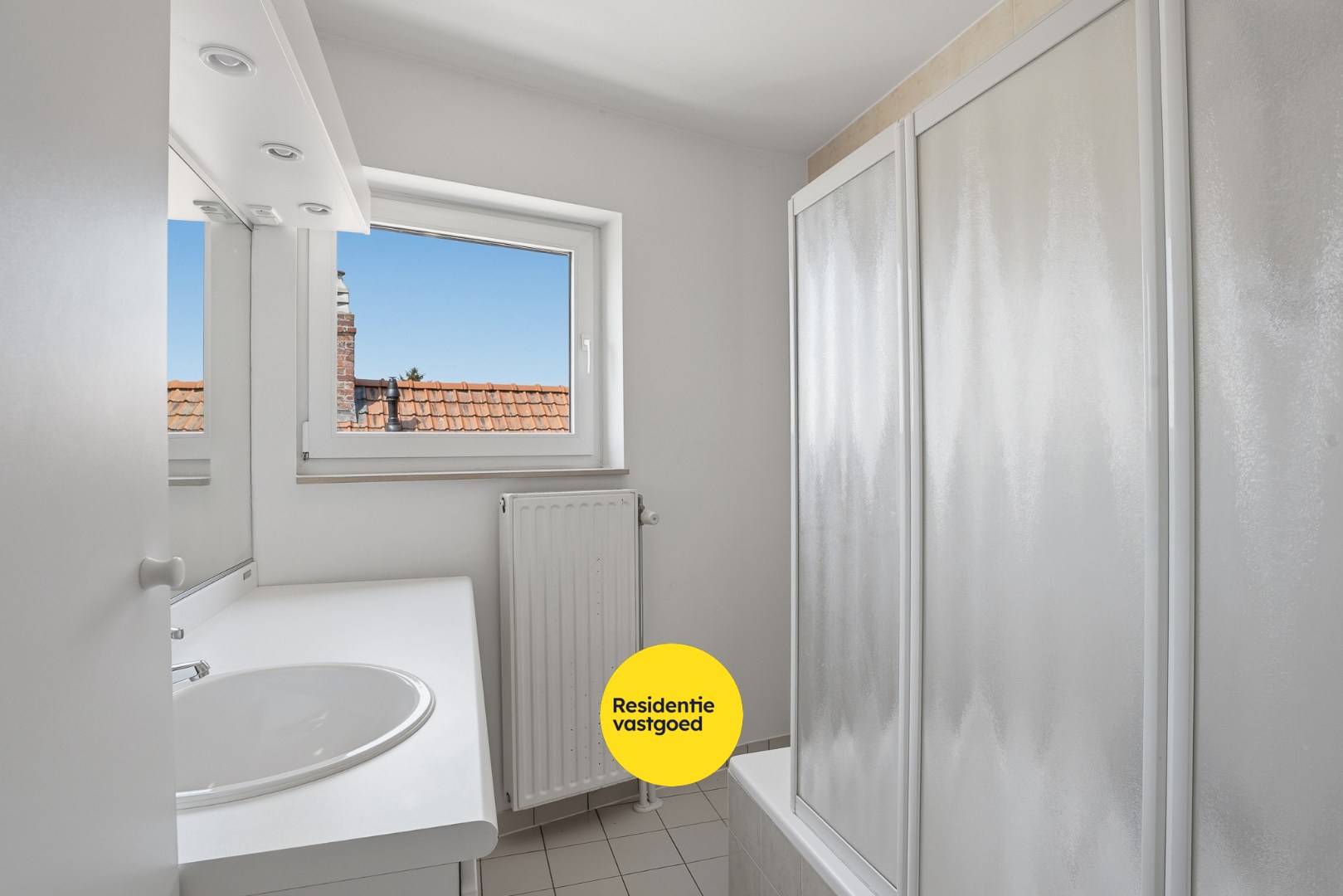 Instapklaar appartement met 2 slaapkamers te Eernegem 