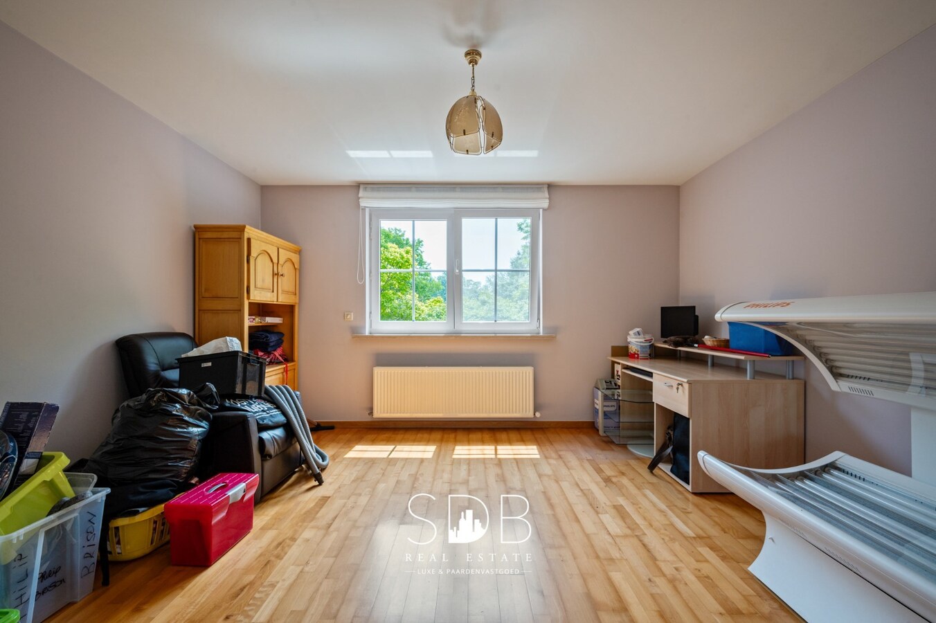 Prachtig landhuis met paardenfaciliteiten op 15.804m² 