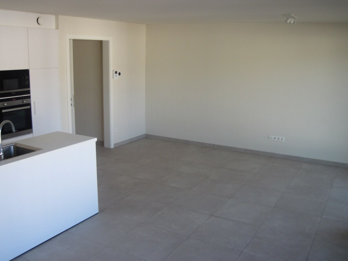 Lichtrijk appartement op de Gaverse Markt. 