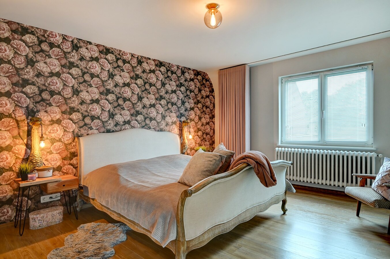 Totaal gerenvoveerde, charmante, halfopen woning met tuin, terras en garage in Kuringen (Hasselt ) 