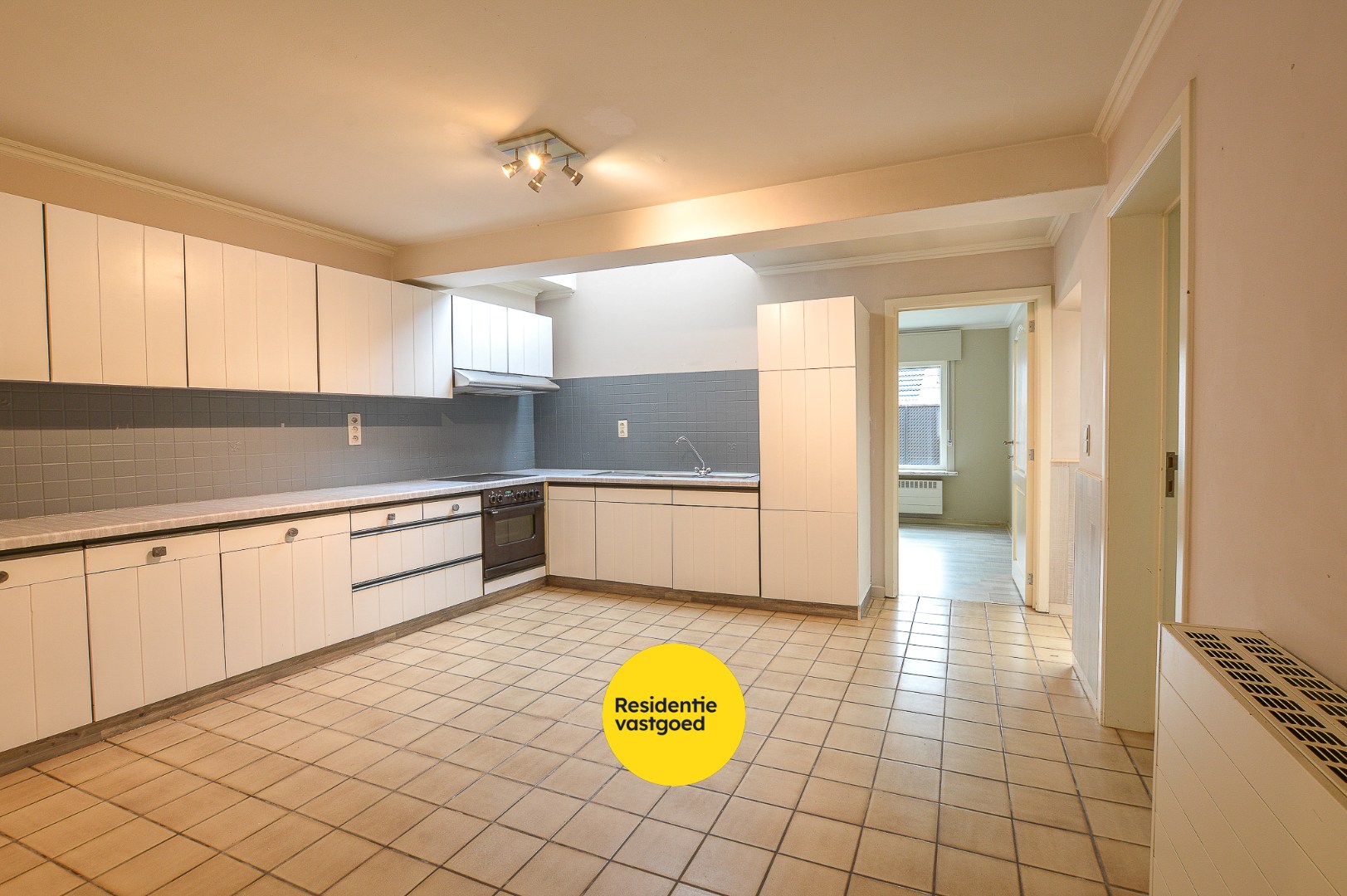 Gelijkvloers appartement met 2 slaapkamers gelegen in centrum Oudenburg. 