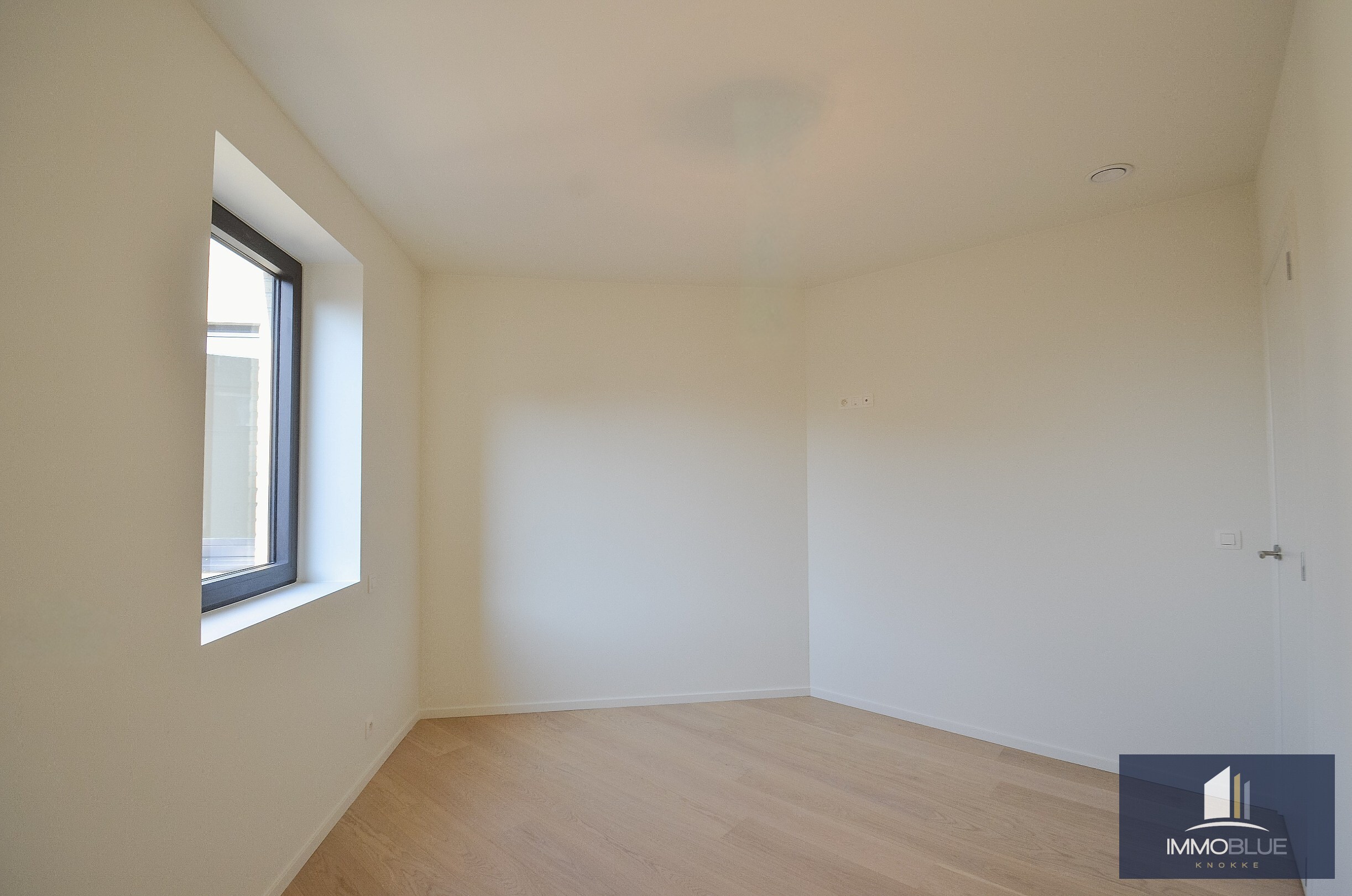 Nieuwbouw: Licht en modern nieuwbouwappartement met terras nabij Duinenwater. 