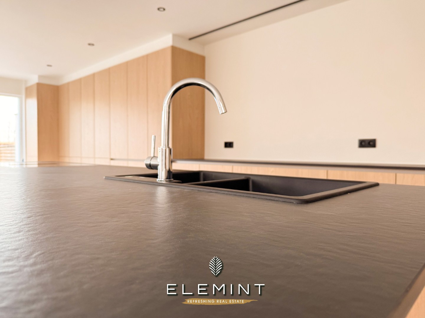 Energiezuinig halfopen ruime woning met garage te Oudenaarde 