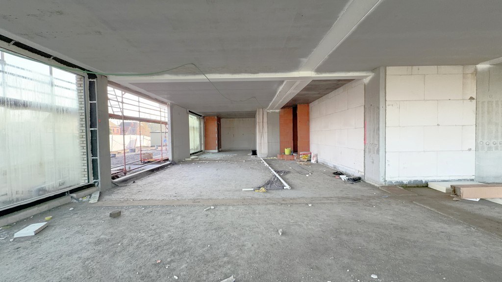 Nieuwbouw commercieel gelijkvloers te koop aan station Eke-Nazareth