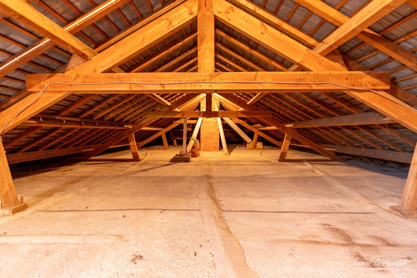 Maison à rénover d'environ 3 717 m2 à Rijkevorsel (option d'achat supplémentaire d'un pré d'environ 8 858 m2 plus loin) 