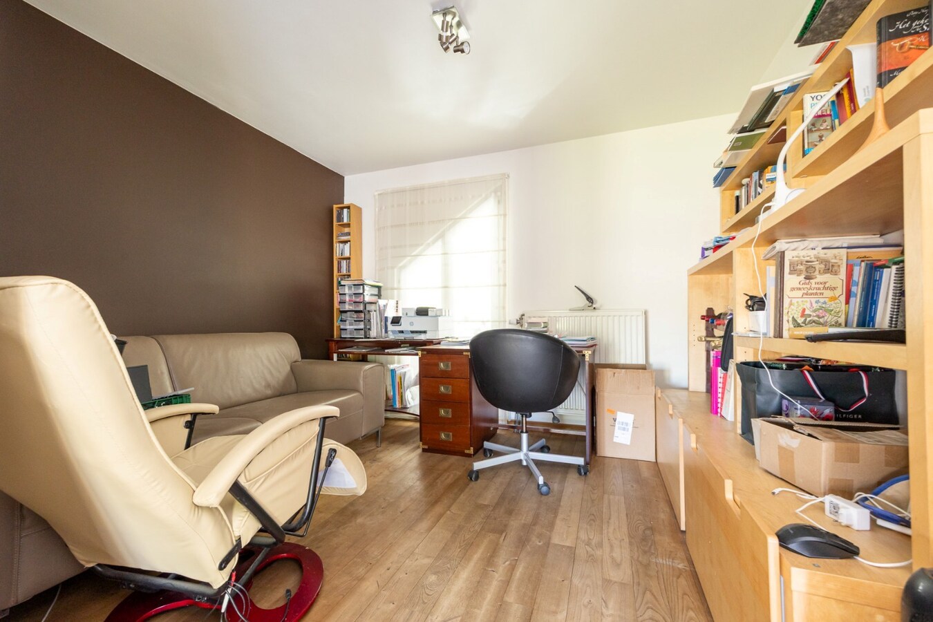 Woning met 3 slaapkamers op perceel van 1002 m² 