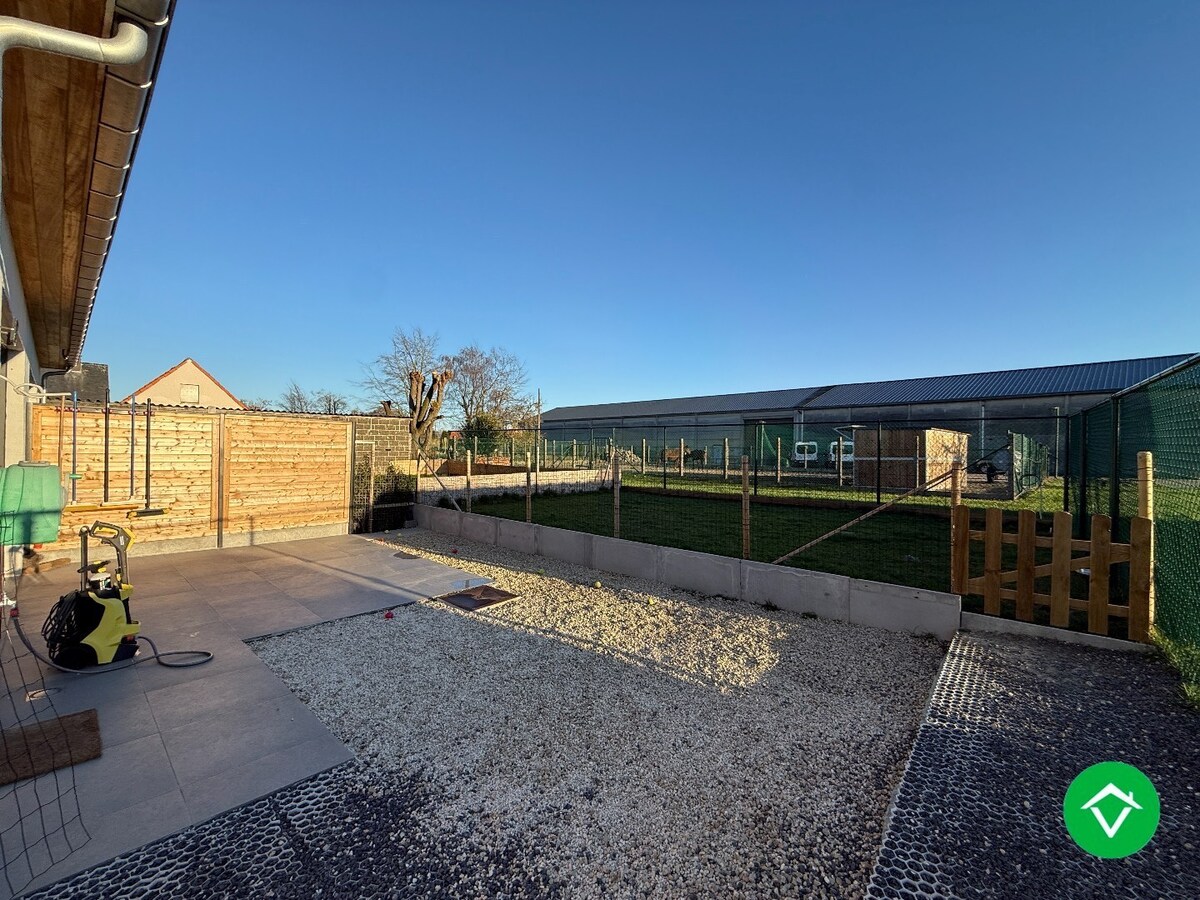 Nieuwbouwwoning met 3 slaapkamers, carport en tuin 