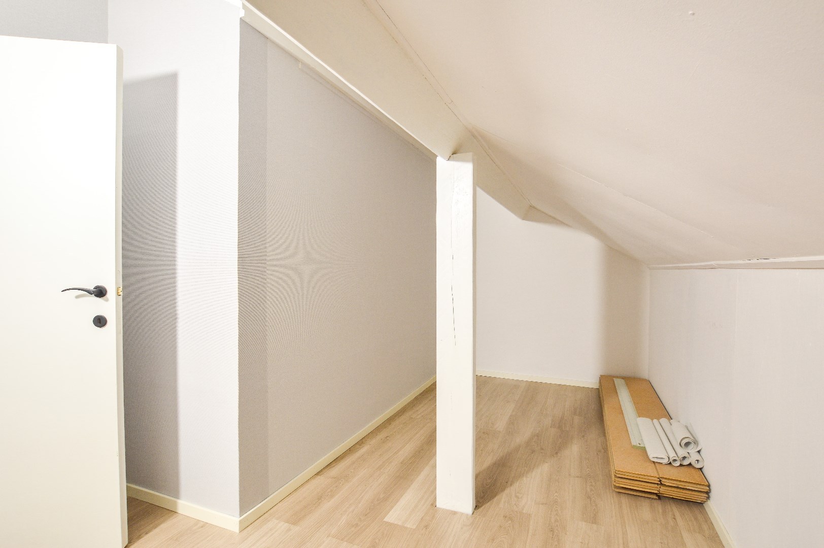 Duplex appartement met 2 slpks en 2 garages in centrum Eernegem 