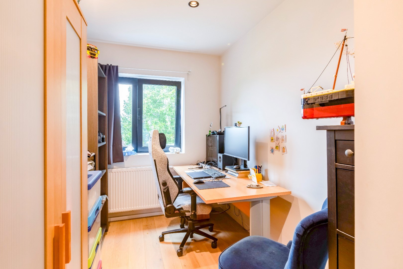 Instapklaar 2 slp. appartement met terras en grote gemeenschappelijke tuin. 