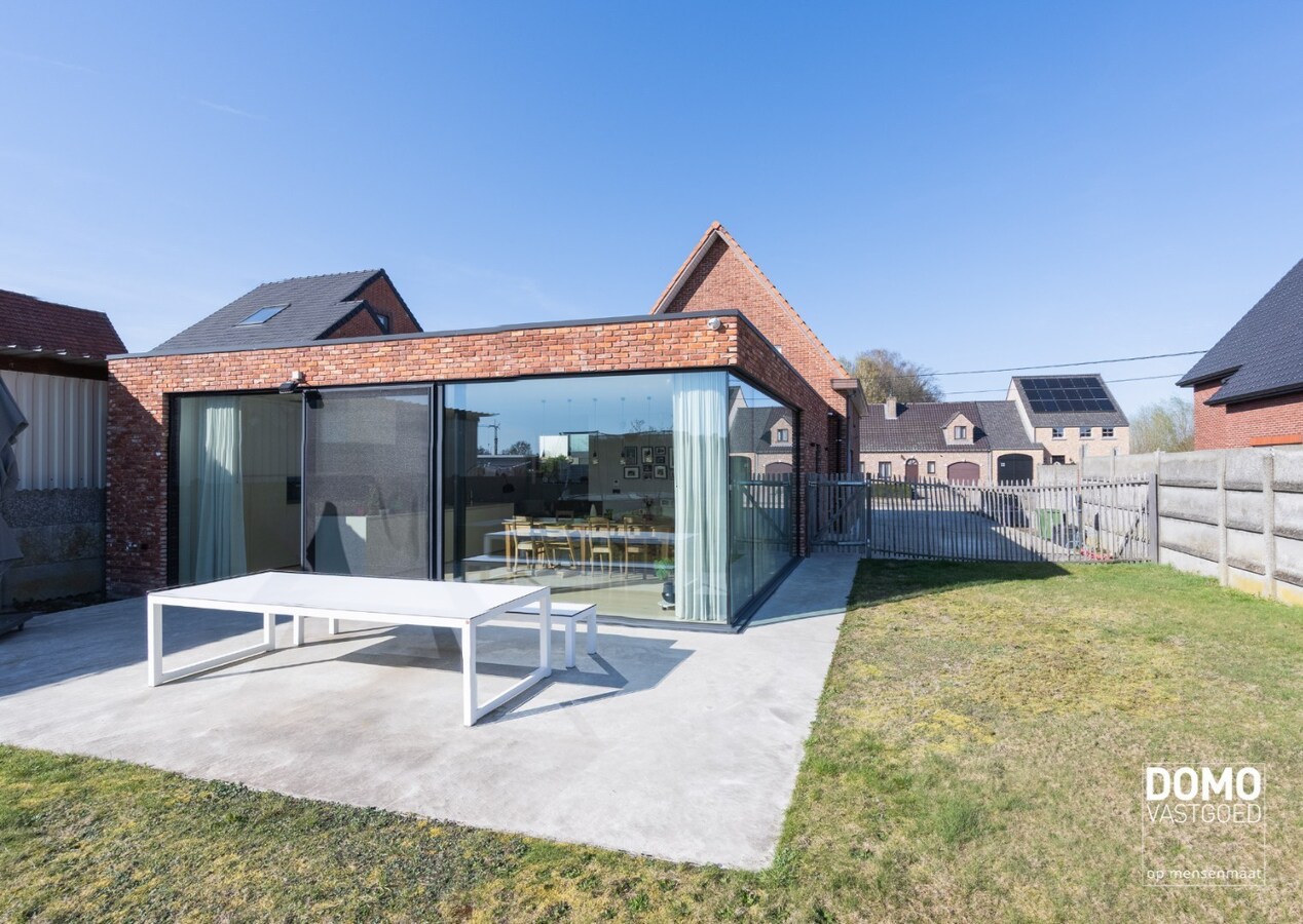 Instapklare moderne gezinswoning met zuidgerichte tuin en knappe afwerking in Hasselt 