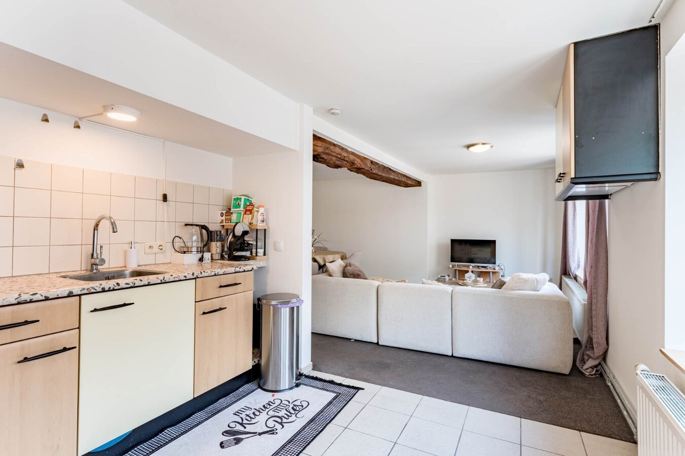 Comfortabel appartement op de 2de verdieping van een kleinschalige residentie op een steenworp van de historische markt! 