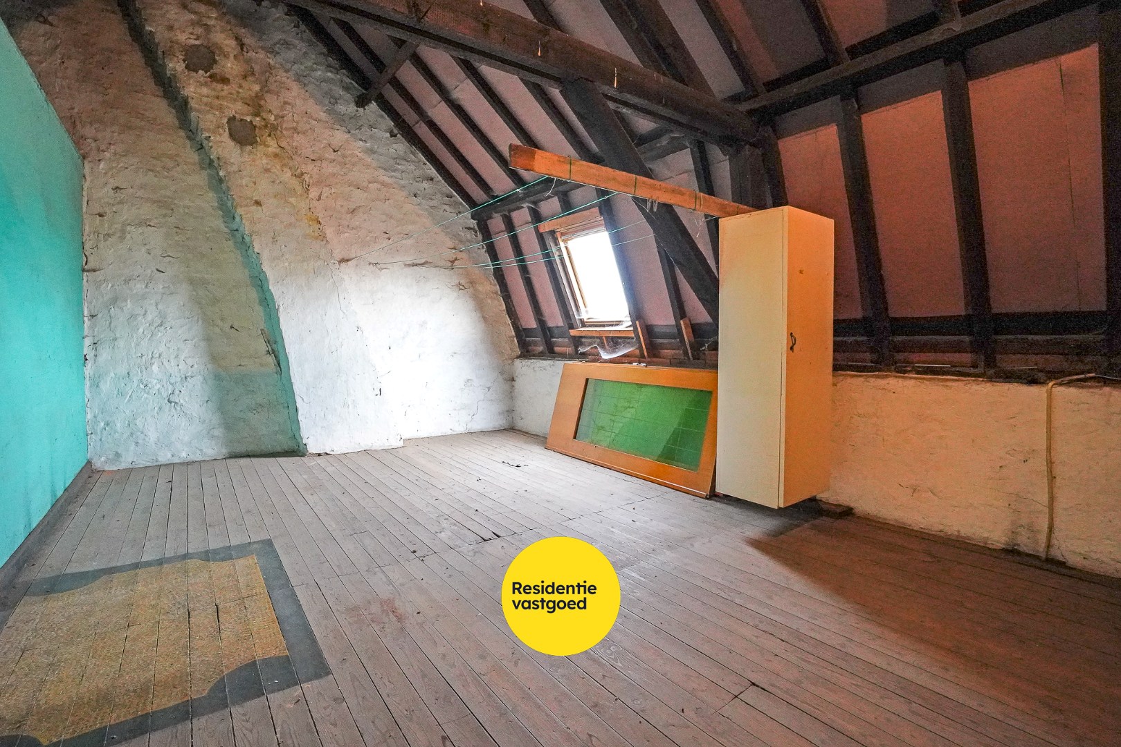 Te renoveren halfopen woning op een perceel van 1.809m² te Houthulst 