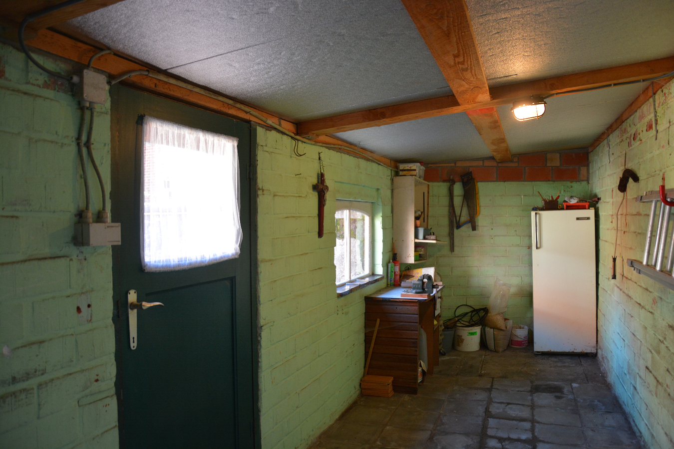 Half-open woning met 4 slaapkamers op unieke ligging 