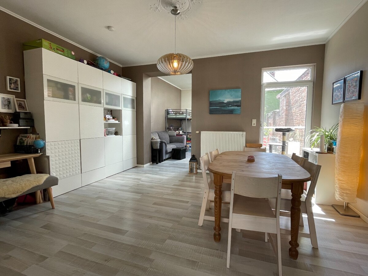 Instapklare woning in gesloten bebouwing in hartje Hasselt 