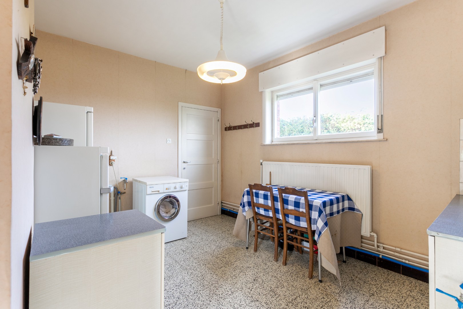 Te renoveren woning met 5 slpks op topligging in Dworp 