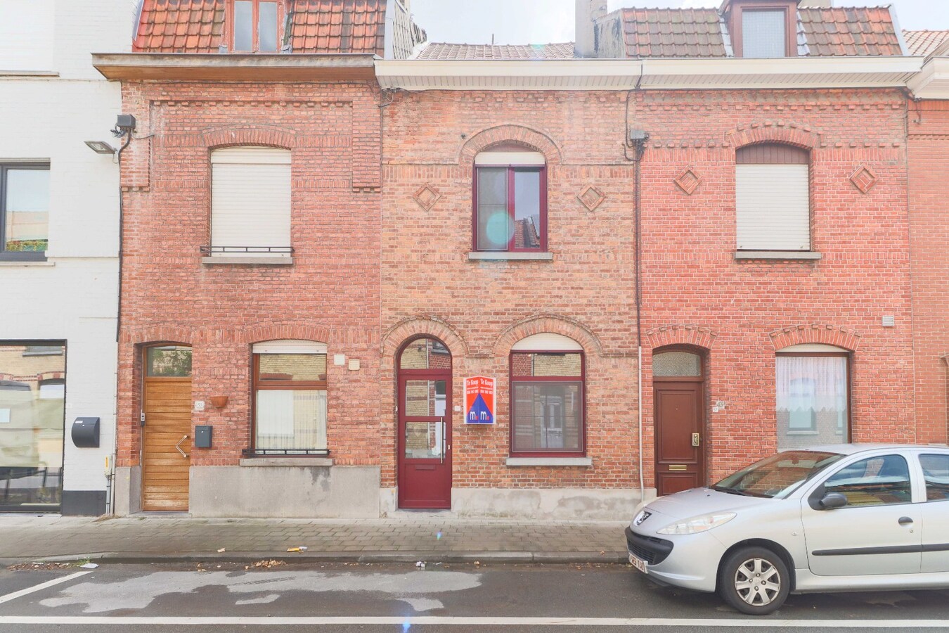 Goed gelegen woning met 3 slaapkamers en uitweg te Kortrijk! 