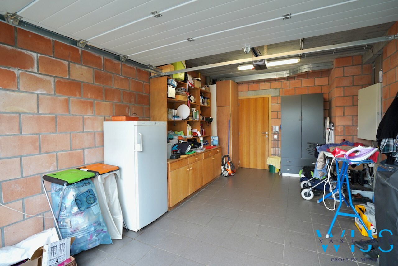 Ruime, energiezuinige gezinswoning te Oosteeklo ! 