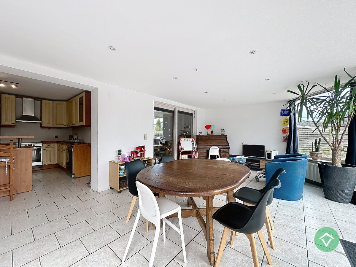 Statige gezinswoning met zonnige tuin, drie slaapkamers en topligging in Leke 