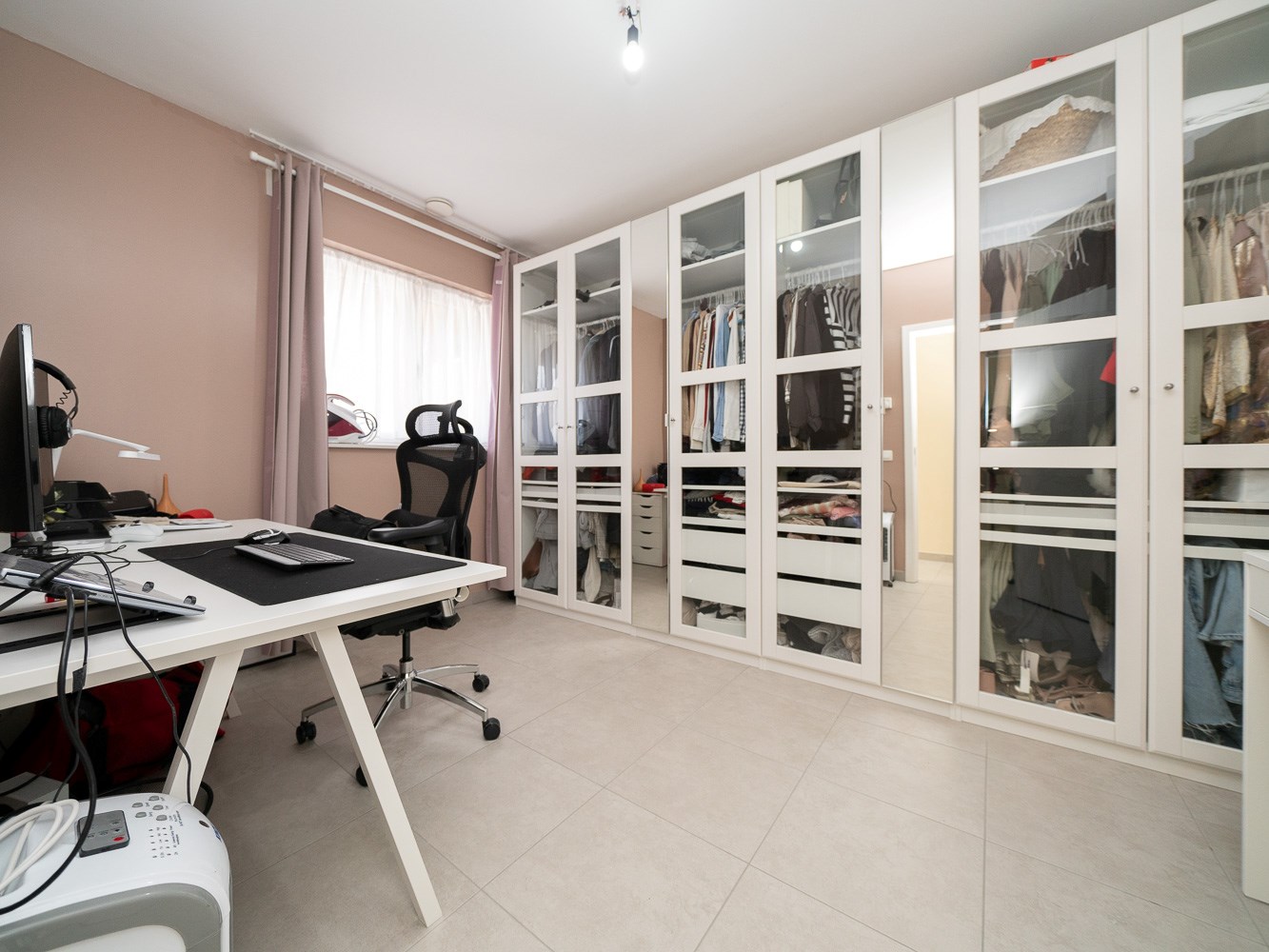 Prachtig nieuwbouwappartement met 2 kamers en garagebox 