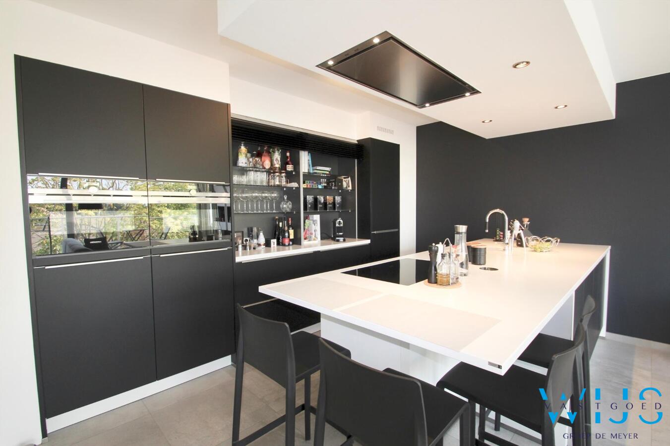 Prachtig afgewerkt appartement in hartje Wippelgem EVERGEM! 