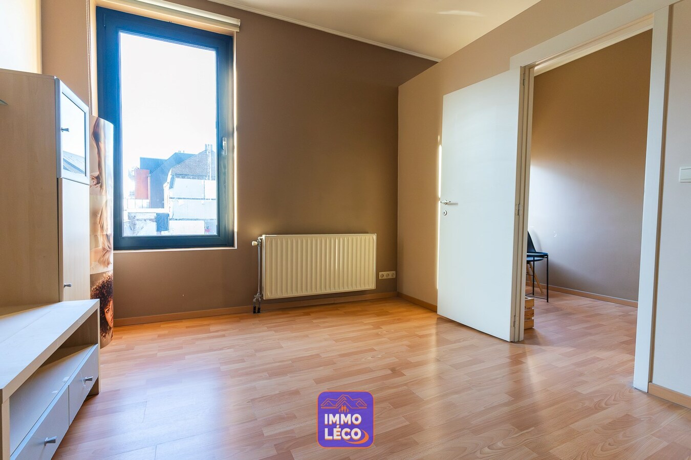 Commerce en plein cœur du village de Dottignies ! Idéal investisseurs !! 