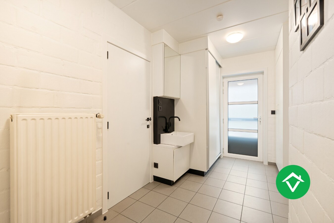 Stijlvolle alleenstaande villa met luxueus interieur en vier slaapkamers te Roeselare 