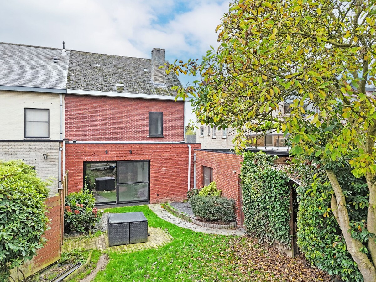 Instapklare HOB met garage en tuin centrum Zottegem 