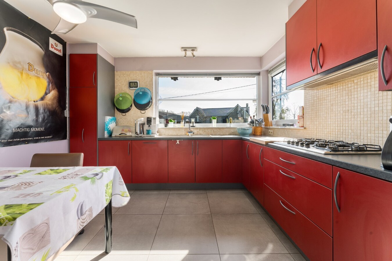 Instapklare woning met 3 slaapkamers en garage te Leke 