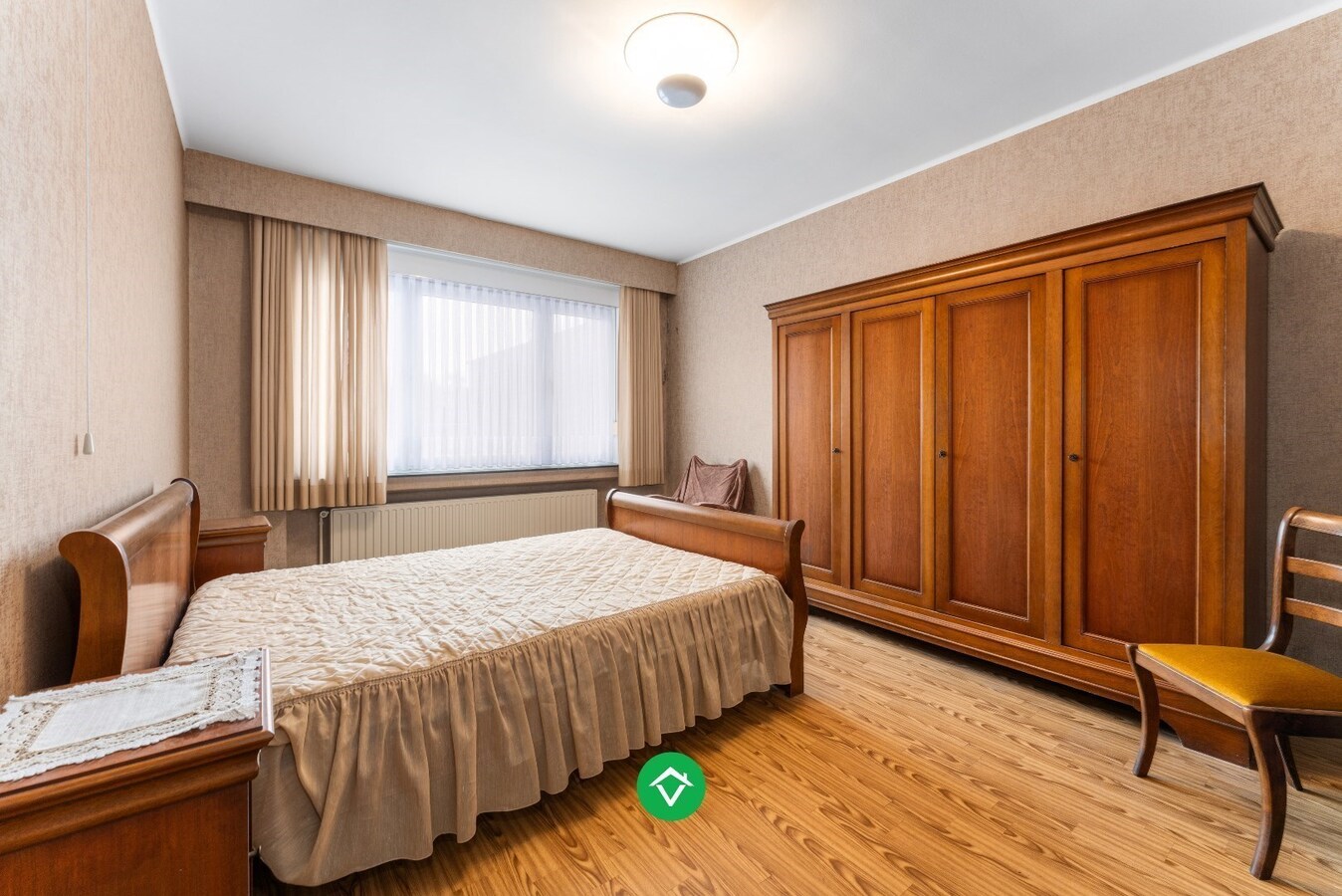 Ruime woning met 7 slaapkamers en loods (320m²) in centrum Roeselare 