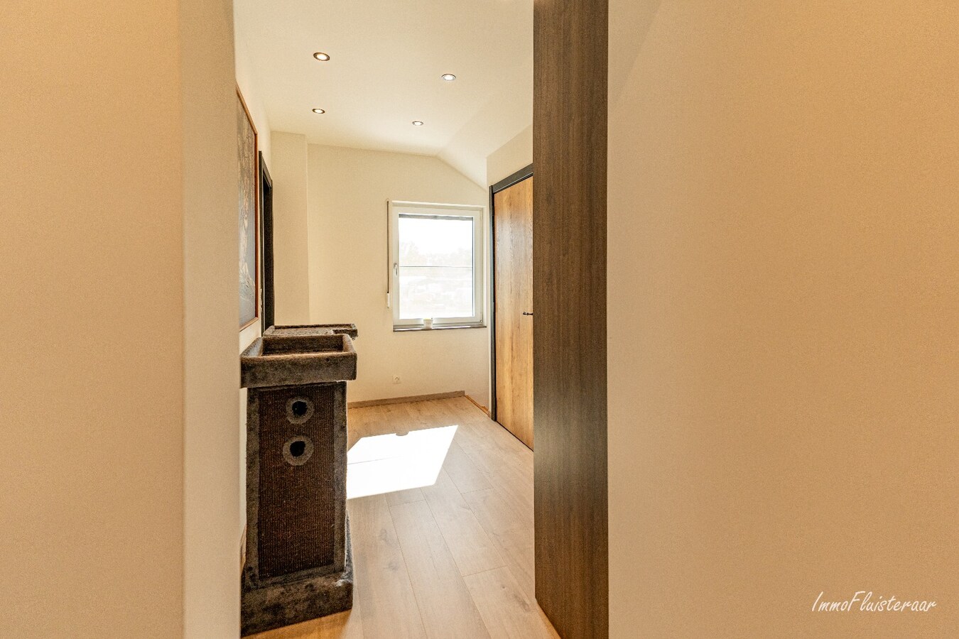 Gerenoveerde woning met praktijkruimte en paardenstal op 9.019 m2 te Balen 