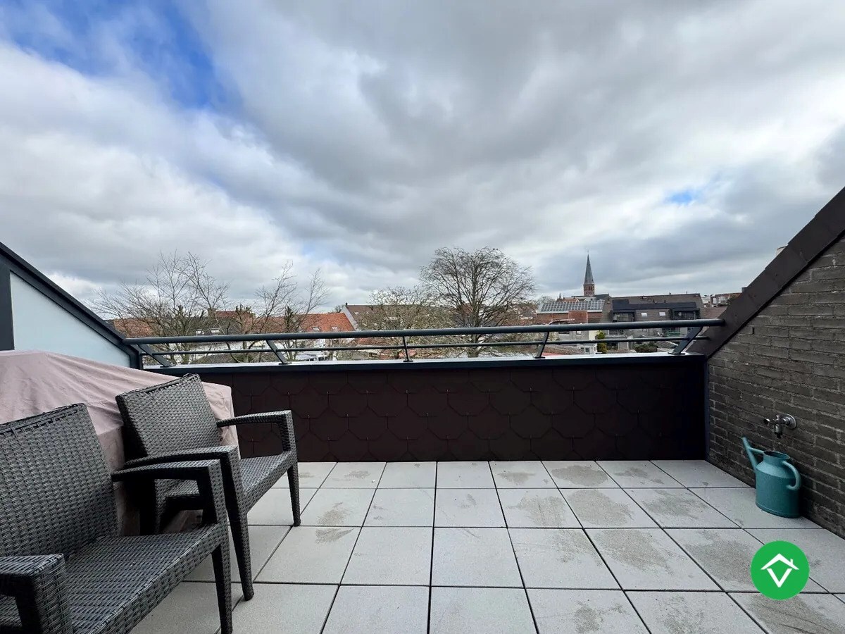 Appartement met 3 slaapkamers ruim terras en garage te Koekelare 