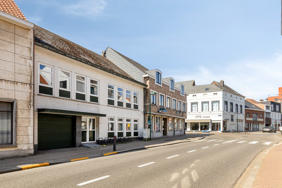 Multifunctioneel gebouw in het centrum van Merchtem. 