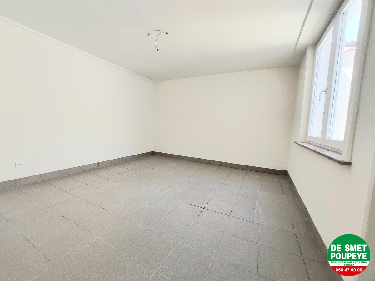 Vernieuwd gelijkvloersappartement 