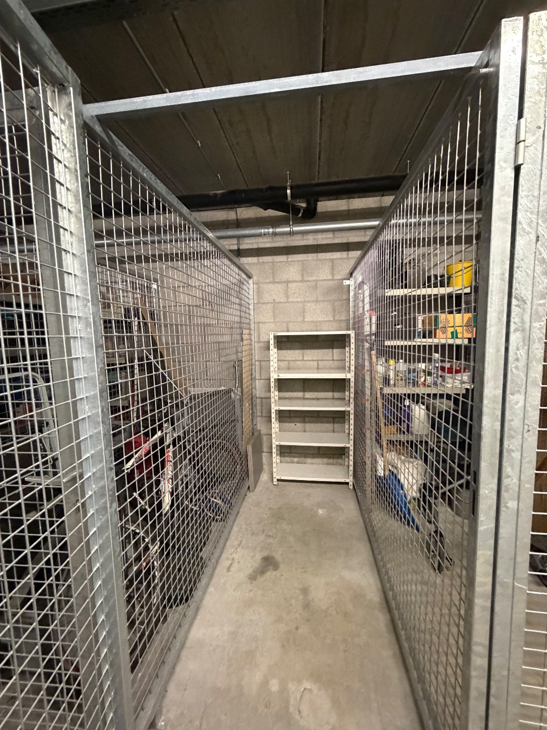 Gezellig en mooi appartement met 2 slaapkamers en autostaanplaats te huur in centrum van Geel! 