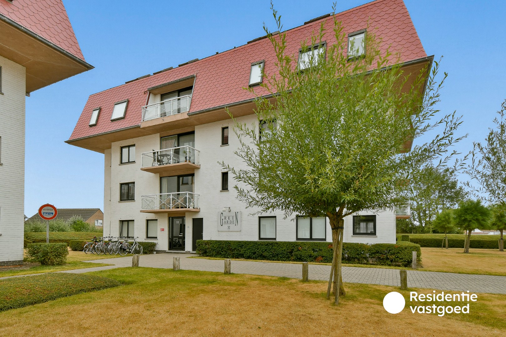 Gemeubelde studio in afgesloten vakantiepark met verwarmd zwembad 