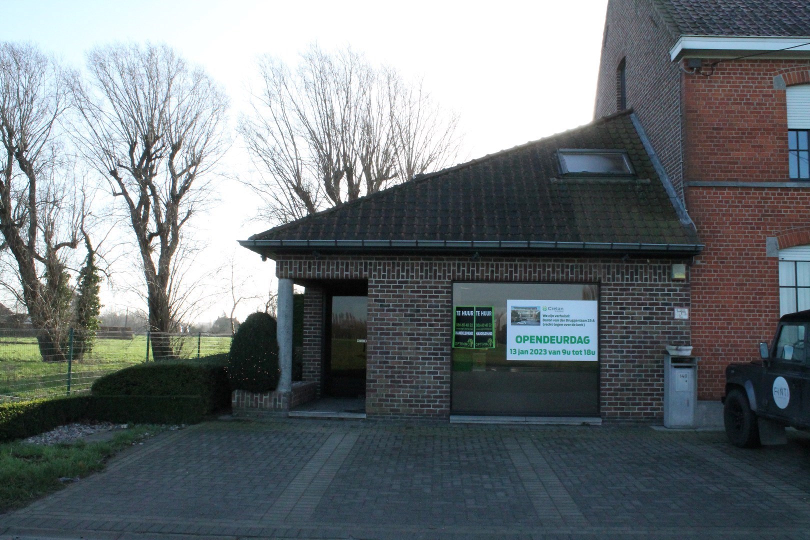 Commerciële ruimte van 134 m² met bijhorende parkingplaatsen 