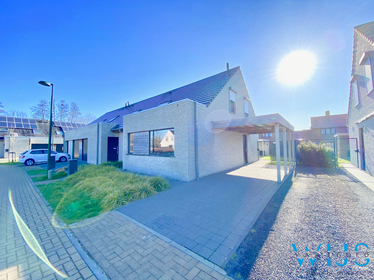 Recent instapklaar woonhuis in het centrum van Assenede ! 