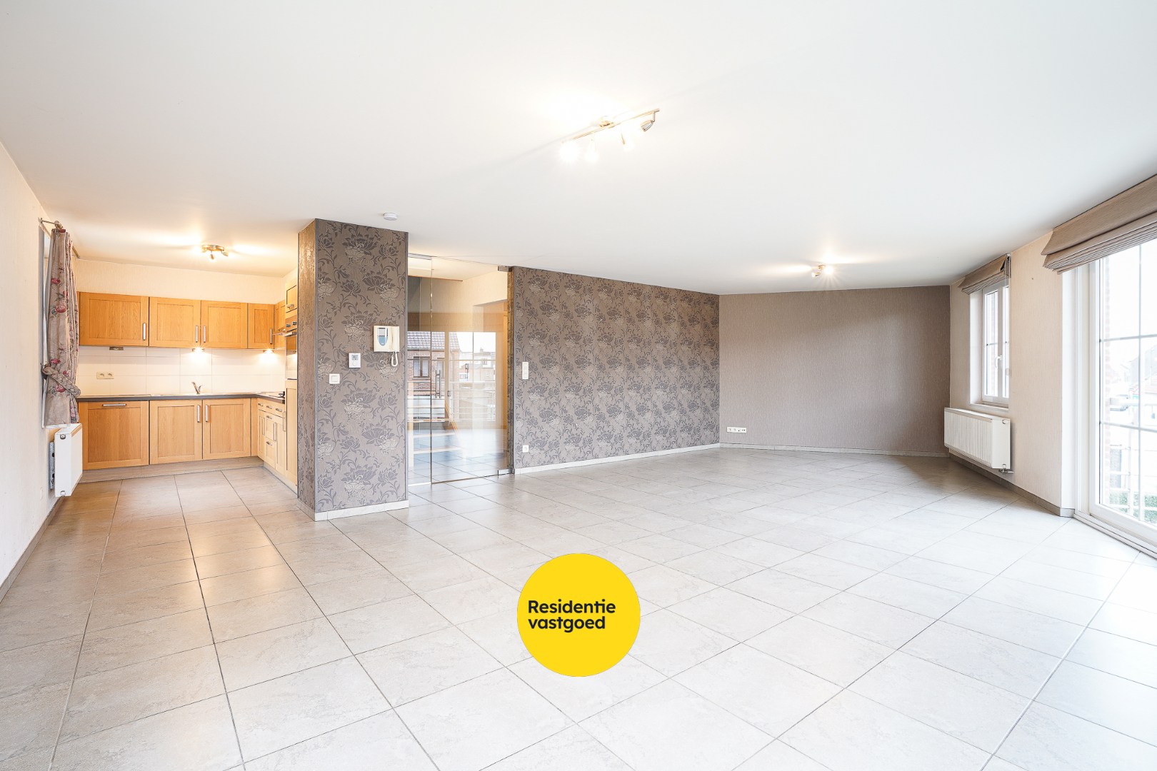 Instapklare duplex (130 m²) in het hart van Eernegem 