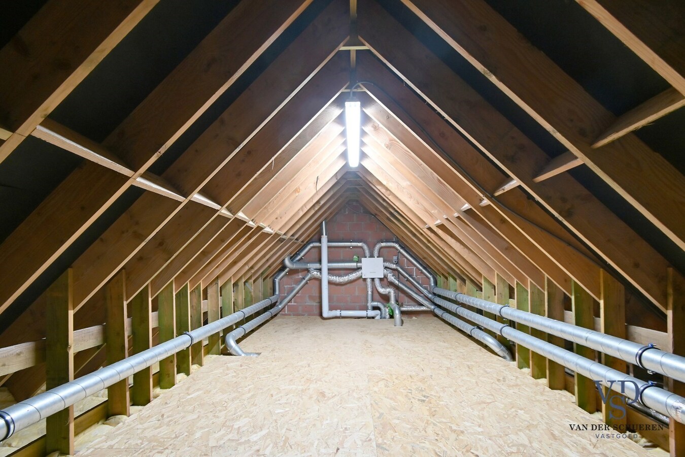 Uitzonderlijke BEN-woning nabij Tiegembos. 